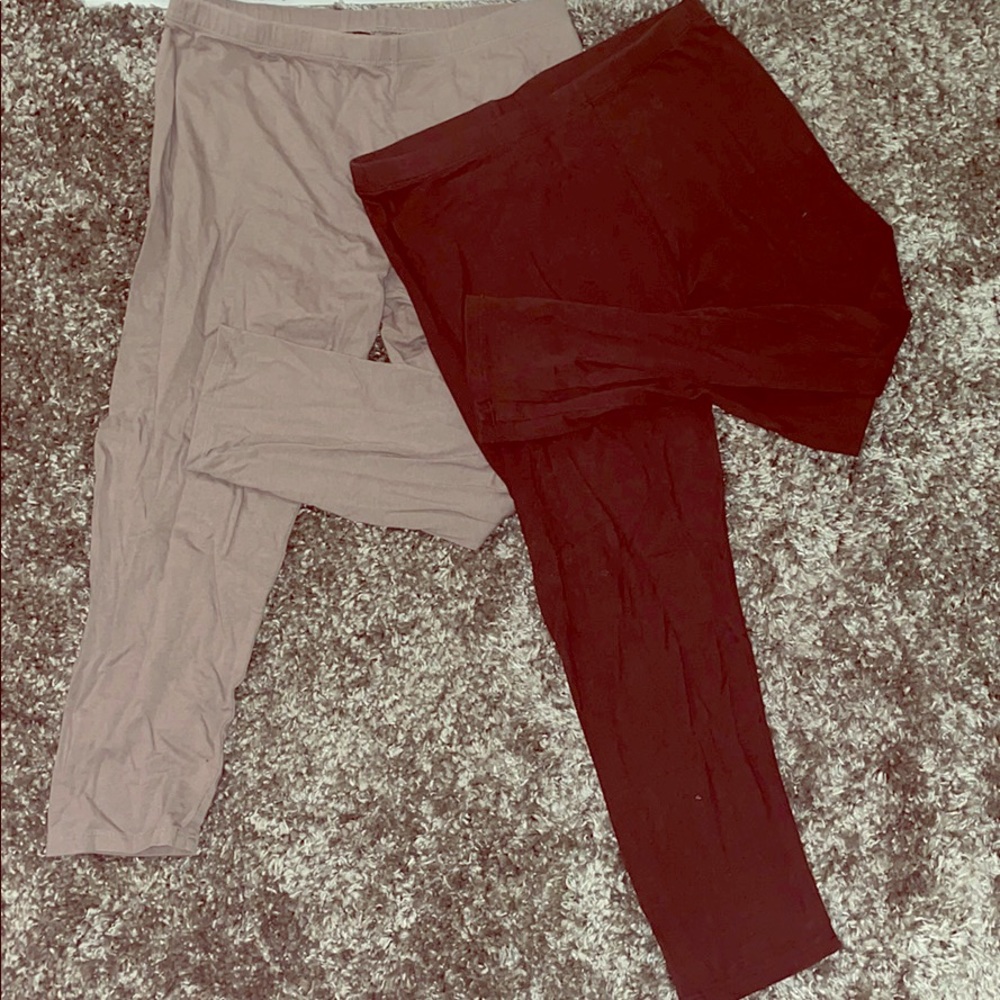 2 pair of Capri leggings